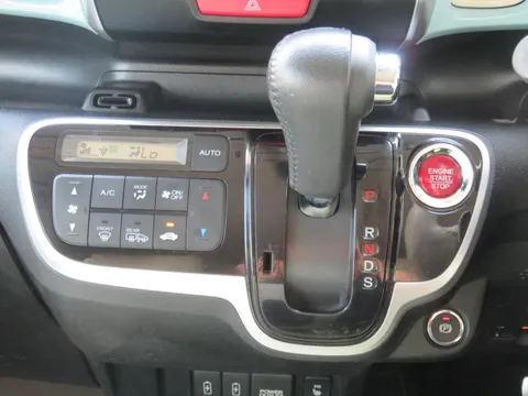 Honda N-BOX Slash