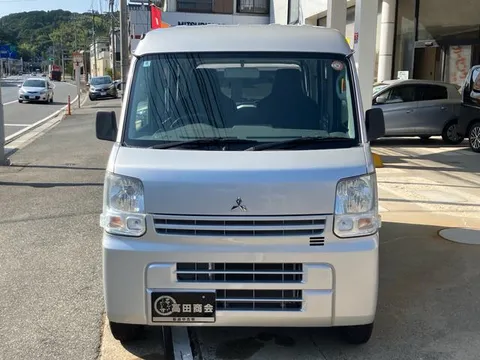 Mitsubishi Minicab Van