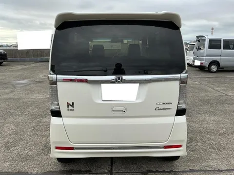 Honda N-BOX Custom