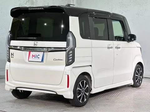 Honda N-BOX Custom