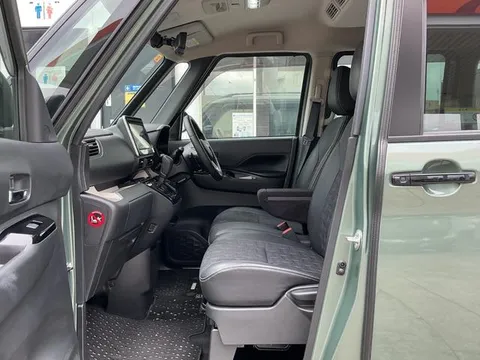 Mitsubishi Delica Mini