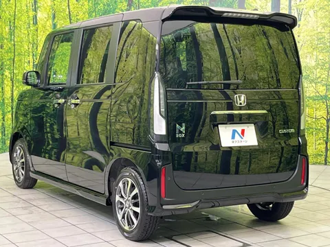 Honda N-BOX Custom