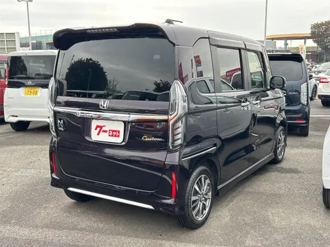 Honda N-BOX Custom