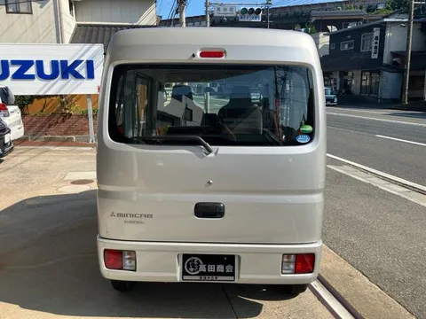 Mitsubishi Minicab Van