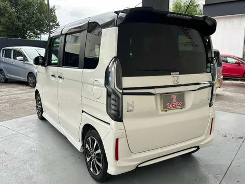 Honda N-BOX Custom