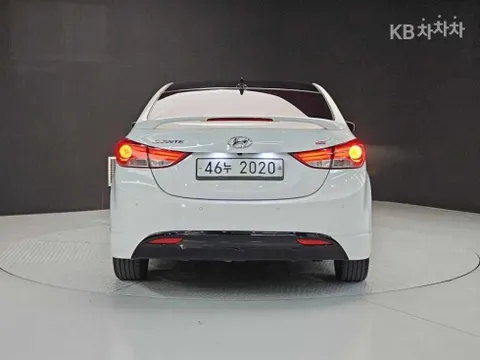 Hyundai Elantra (Avante)