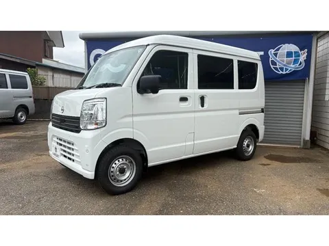 Nissan Clipper Van
