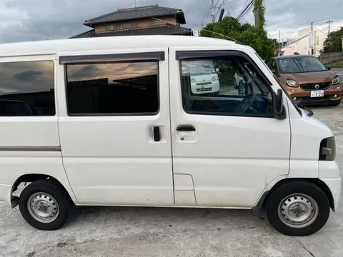 Nissan Clipper Van