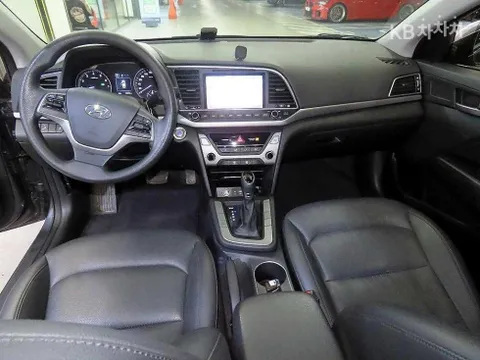 Hyundai Elantra (Avante)