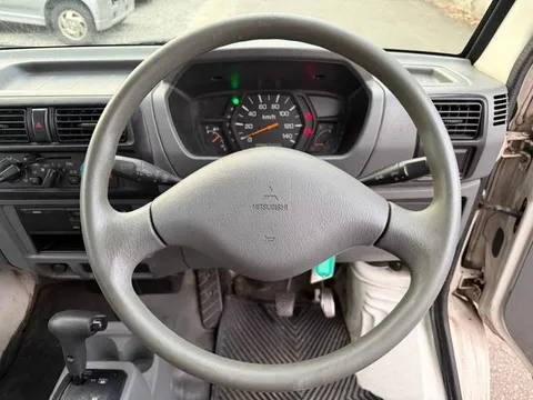 Mitsubishi Minicab Van