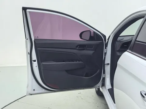 Hyundai Elantra (Avante)