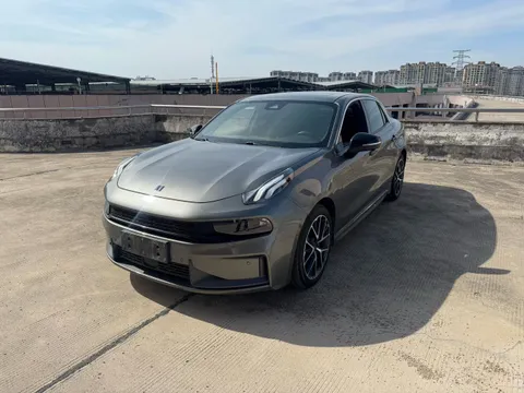 Lynk & Co 03