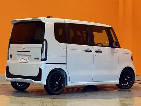 Honda N-BOX Custom