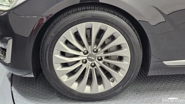 Genesis G90 (EQ900)