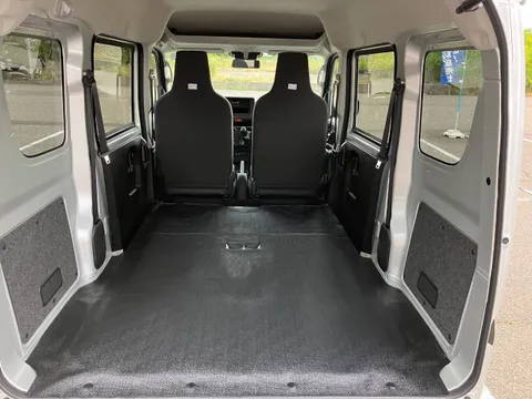 Nissan Clipper Van