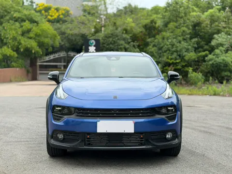 Lynk & Co 02