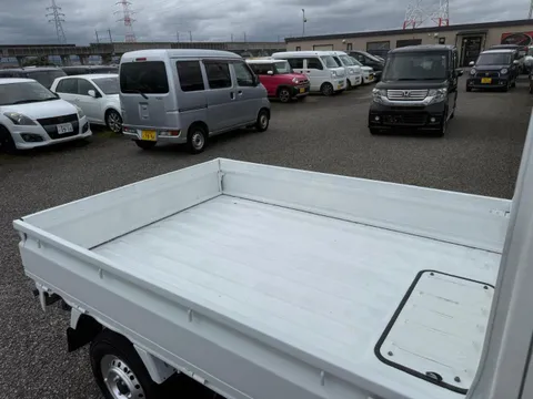 Mazda Scrum Truck