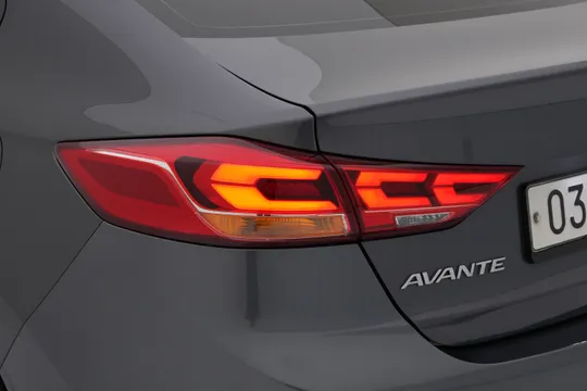 Hyundai Elantra (Avante)