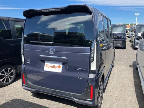 Honda N-BOX Custom