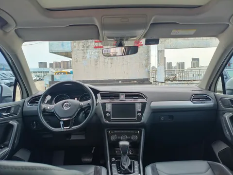 Volkswagen Tiguan L