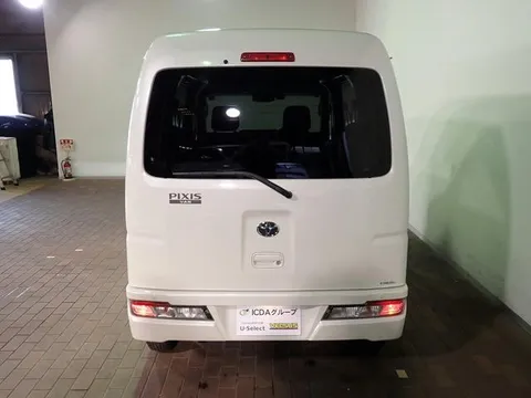 Toyota Pixis Van