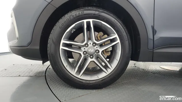 Hyundai Grand Santa Fe (Maxcruz)