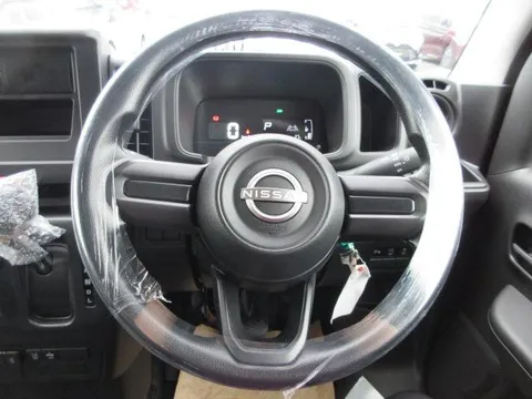 Nissan Clipper Van