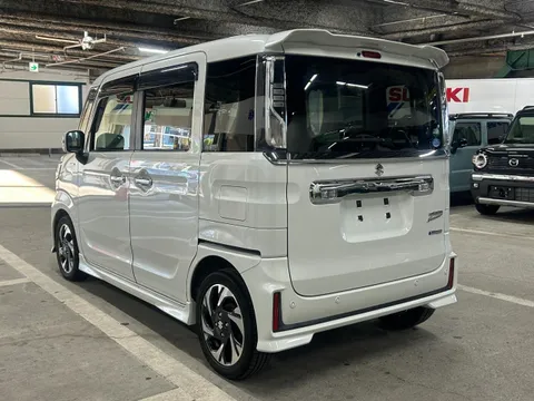 Suzuki Spacia Custom
