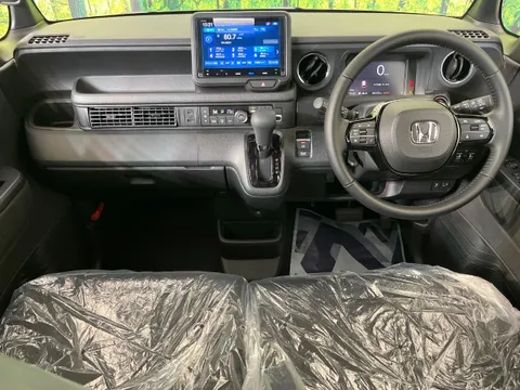 Honda N-BOX Custom