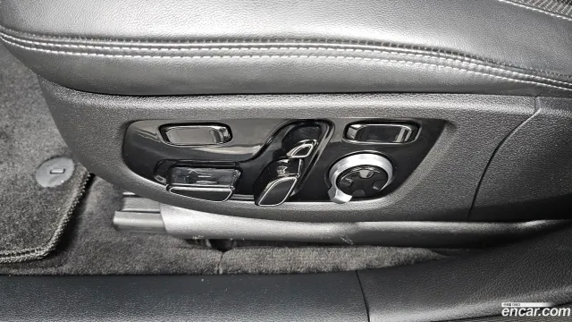 Genesis G90 (EQ900)