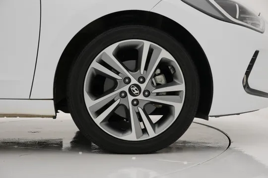 Hyundai Elantra (Avante)