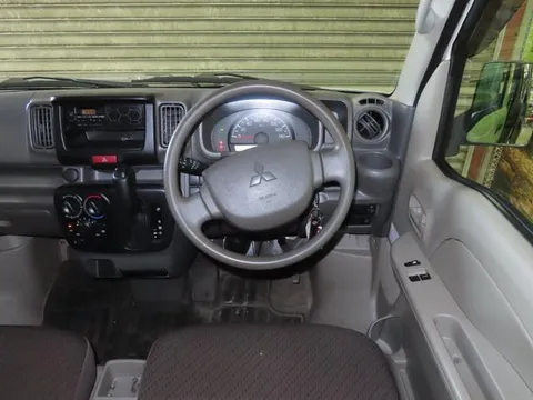 Mitsubishi Minicab Van