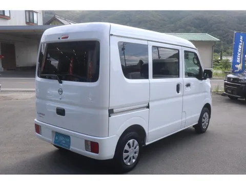 Nissan Clipper Van
