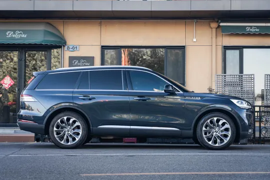Lincoln Aviator