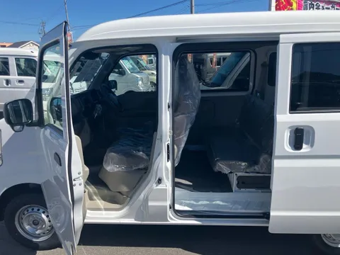 Mitsubishi Minicab Van