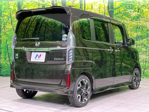 Honda N-BOX Custom