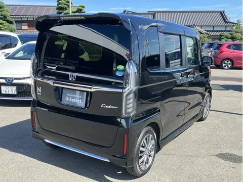 Honda N-BOX Custom