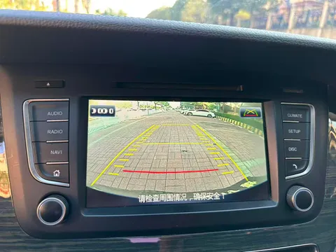 Hongqi H7