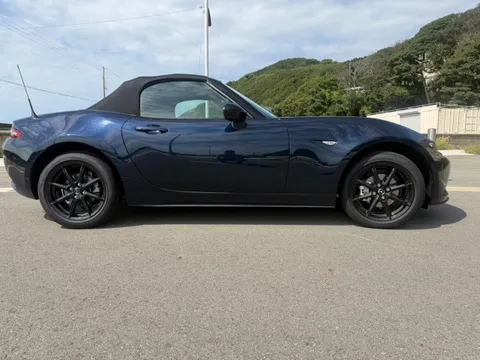 Mazda MX-5 (Roadster)