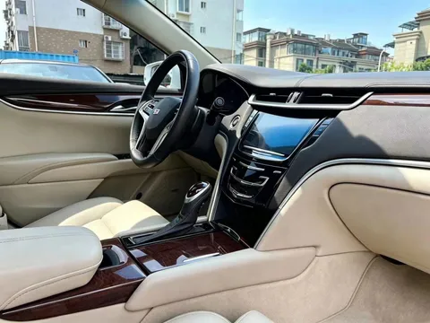 Cadillac XTS