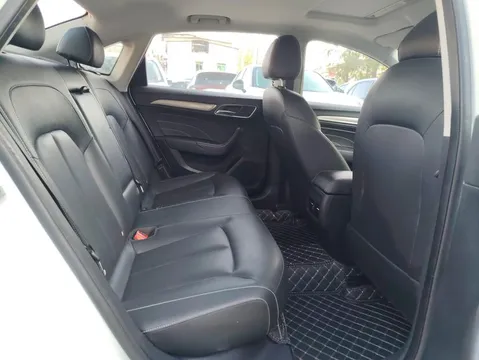 Roewe i6 Classic