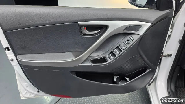 Hyundai Elantra (Avante)