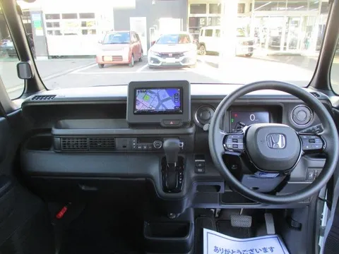Honda N-BOX Custom