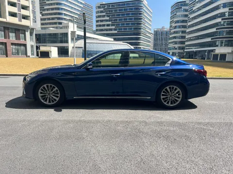 Infiniti Q50L