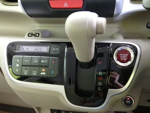 Honda N-BOX Slash