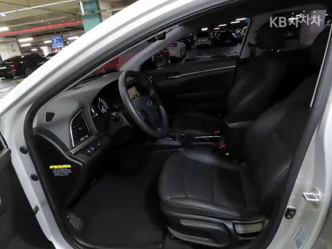 Hyundai Elantra (Avante)
