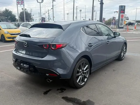 Mazda MAZDA3 Fastback