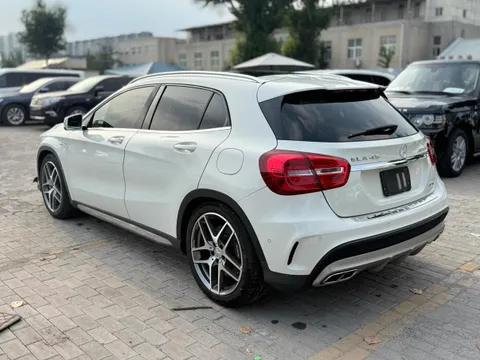 Mercedes-Benz Mercedes-Benz GLA