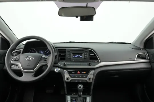 Hyundai Elantra (Avante)