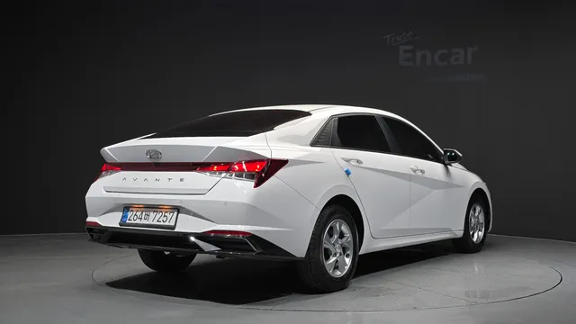 Hyundai Elantra (Avante)